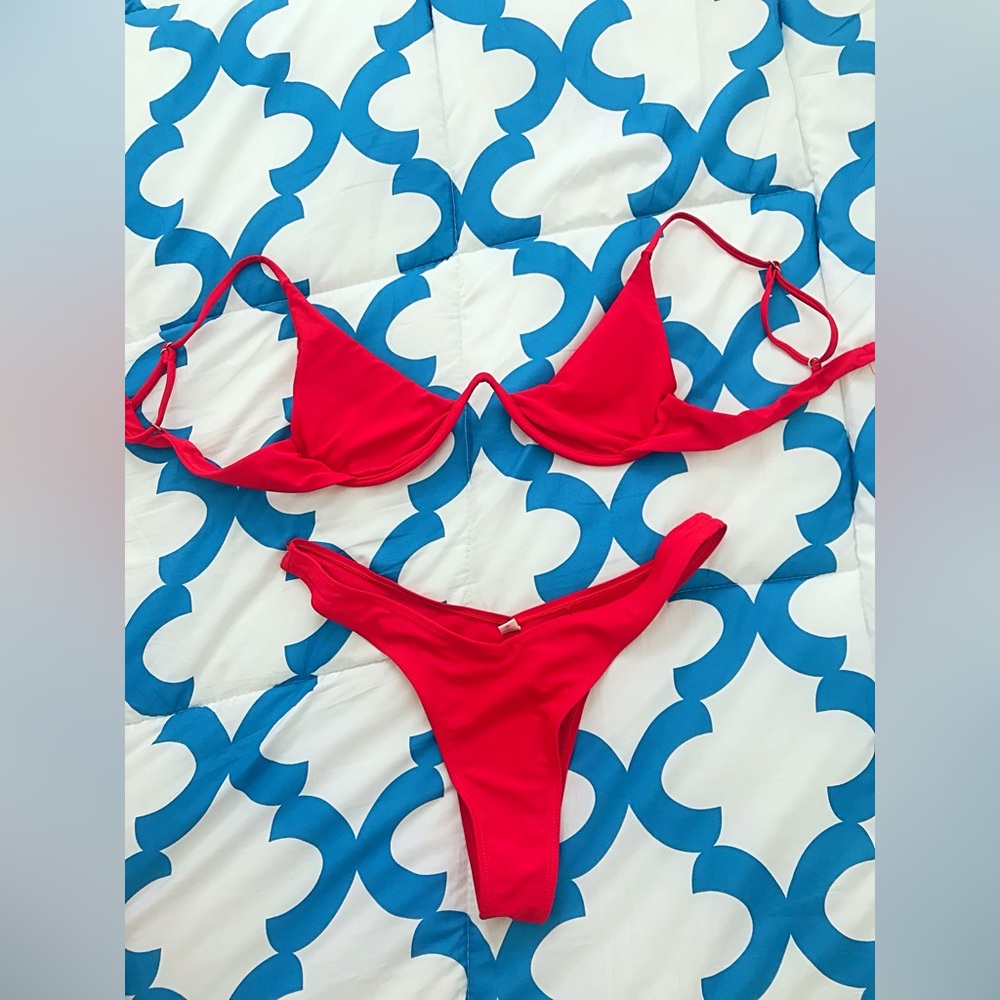Rich Red Underwire Top Breast Detailed High Leg Bikini Set